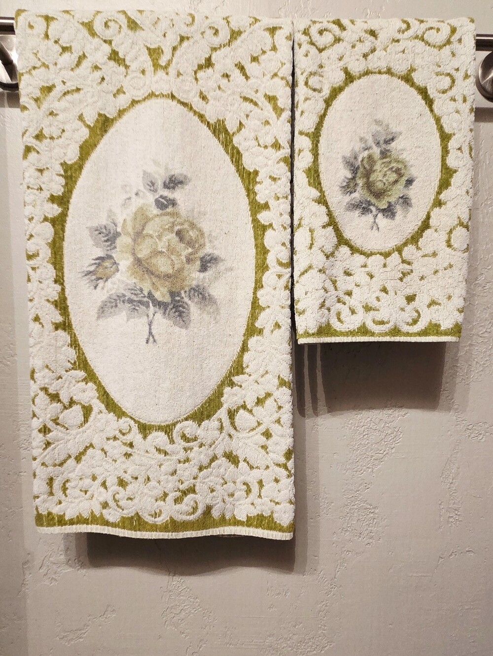 Vintage Cannon 2 Piece Rose Towel Set - Bath & Hand Towel